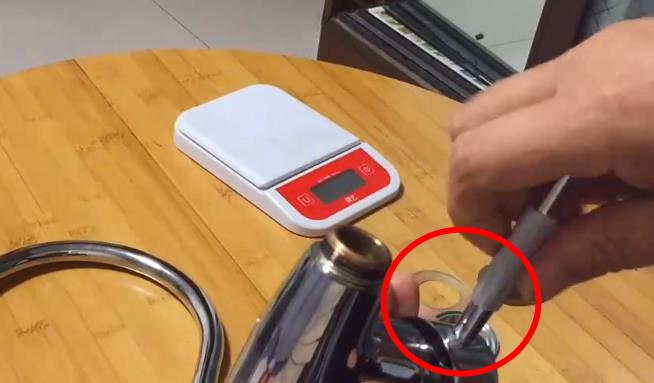 360旋轉水龍頭拆卸圖解,4個步驟輕松拆卸所有配件! 360旋轉水龍頭拆卸圖解,4個步驟輕松拆卸所有配件!