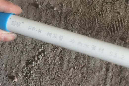 日豐管真假圖片對(duì)比，找了半天，假的也太明顯了！